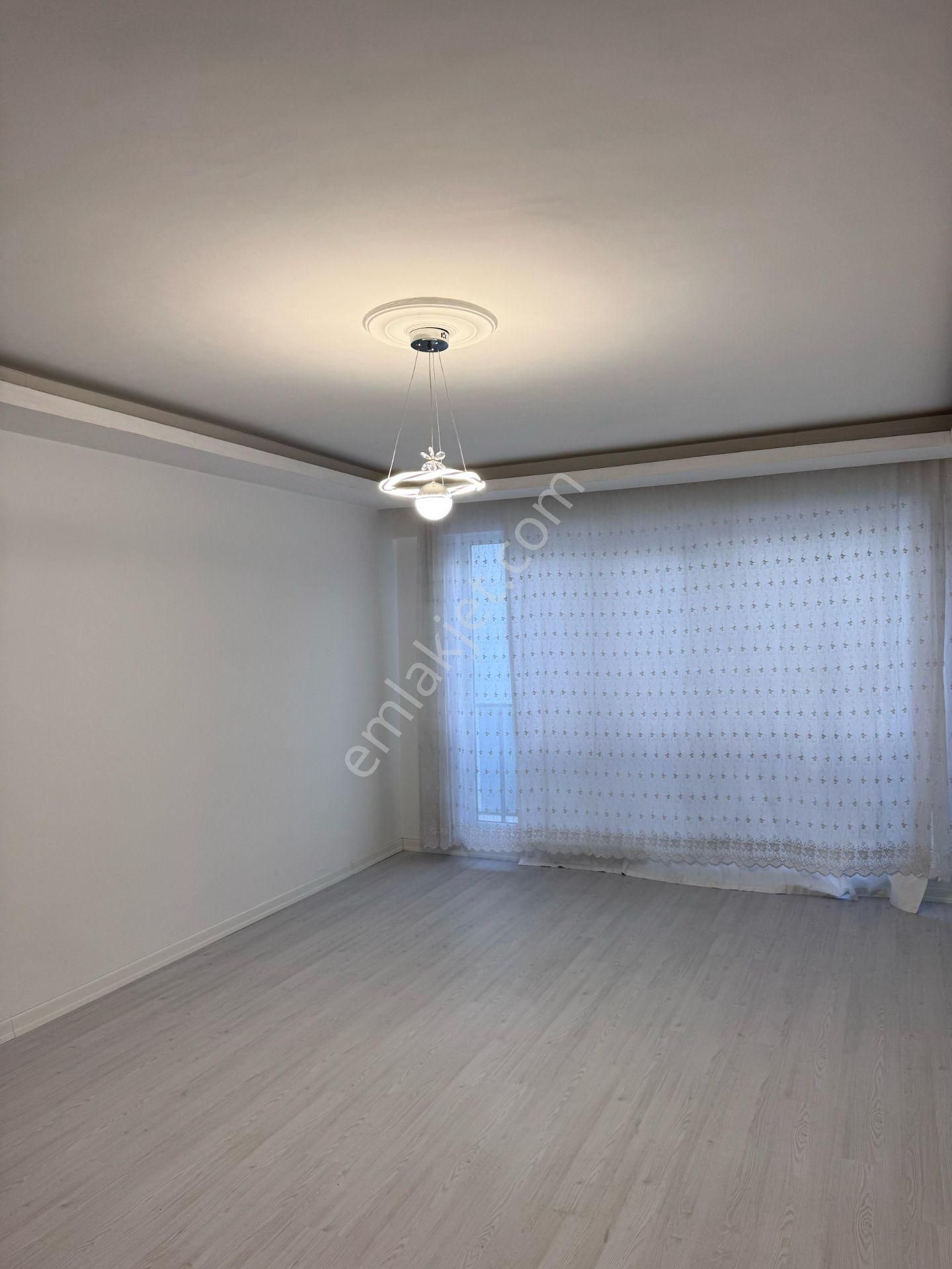 Feridunçelik'te Ada Gross Akbaba Avm Yakını Düzlükte 3+1 130 M2 Satılık Daire !! - Görsel 4