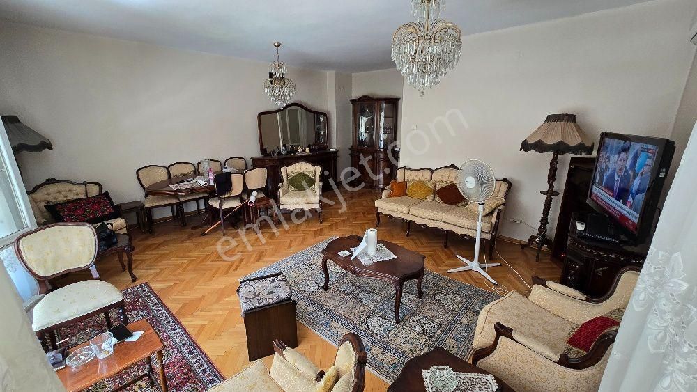 3+1 Bağımsız Salon Ara Kat Ön Cephe Merkezi Konum Satılık Daire Yıldız Emlak'tan