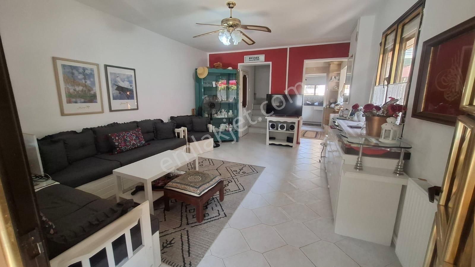 Yenifoça Burunucu'nda Denize 75 Mt Mesafede 3 +1 Dubleks Villla - Görsel 4