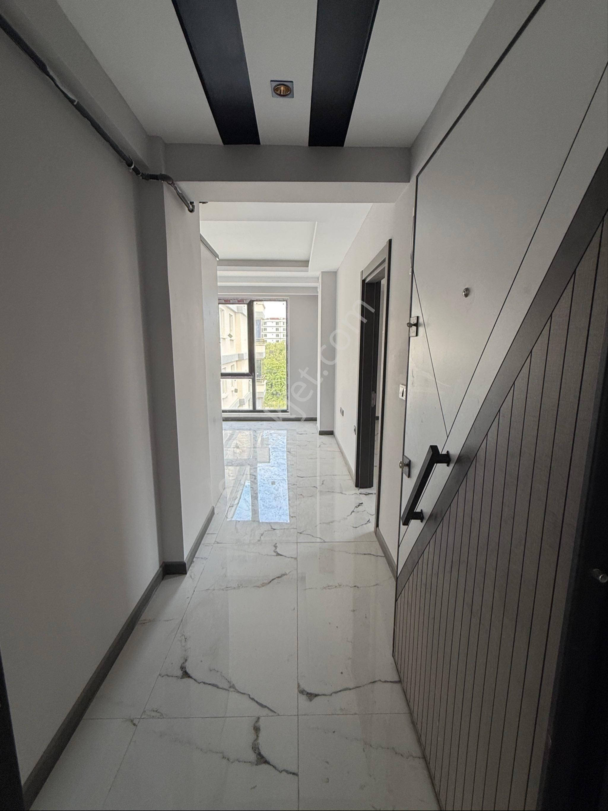 Körfez Toplu Konut Bulvarında Ultra Lüks 1+1 Merkezi Konumda Bitmiş Satılık Fırsat Daireler