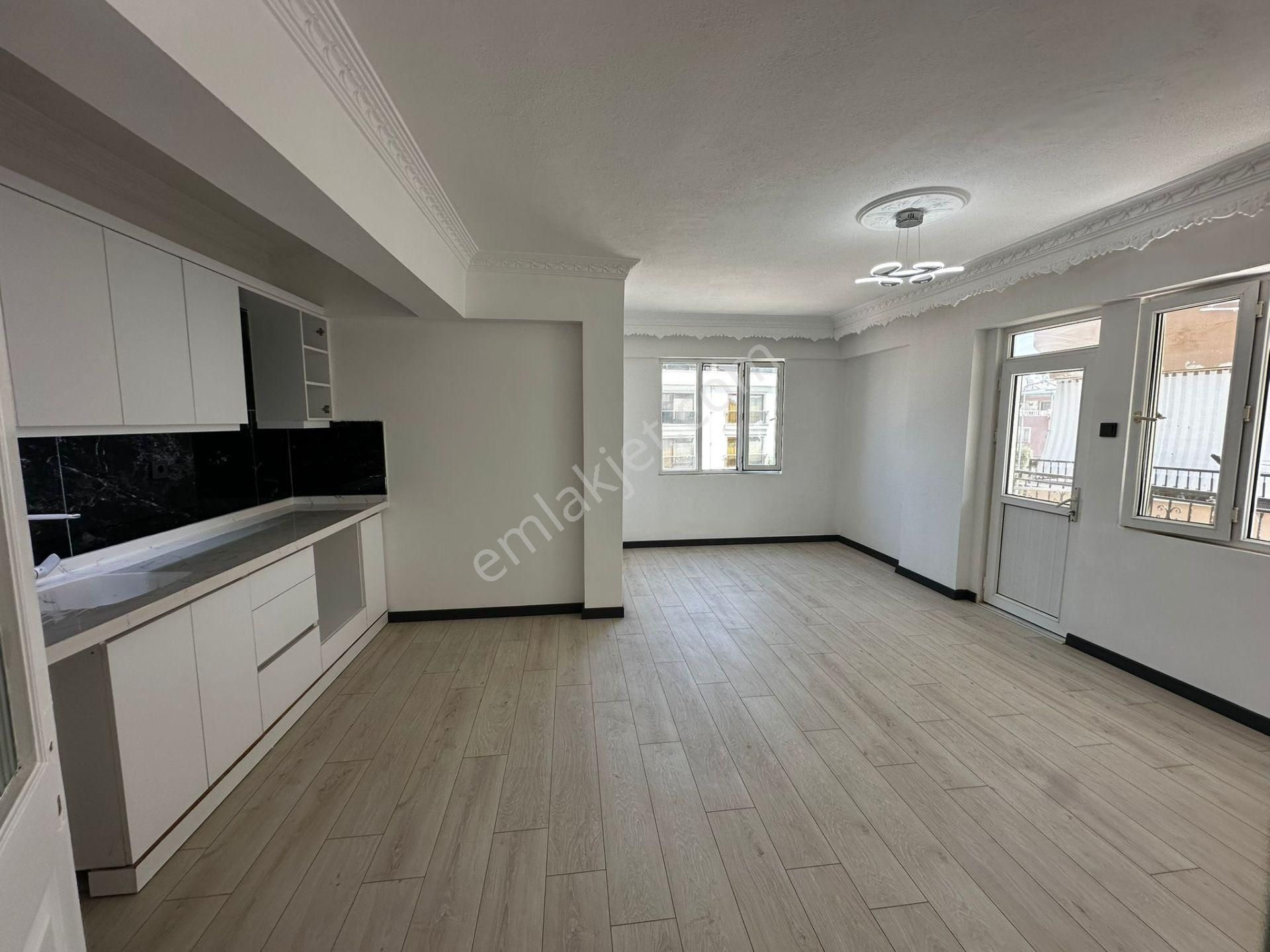 Didim Çamlıkta Satılık Denize Yakın 2+1 Çift Balkonlu-eşyalı Daire - Görsel 11