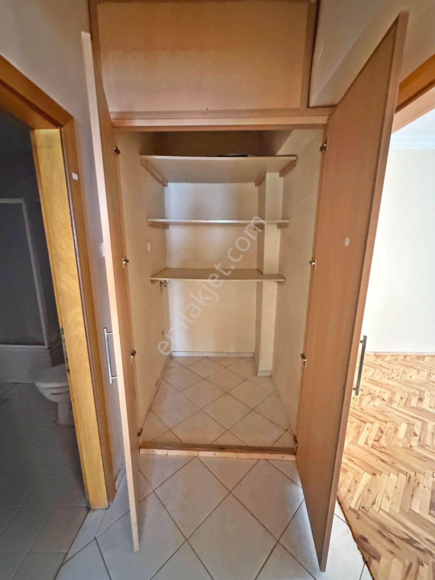 Şafaktepe Mahallesinde Ara Katta Bağımsız Salon 3+1 Satılık Daire - Görsel 21