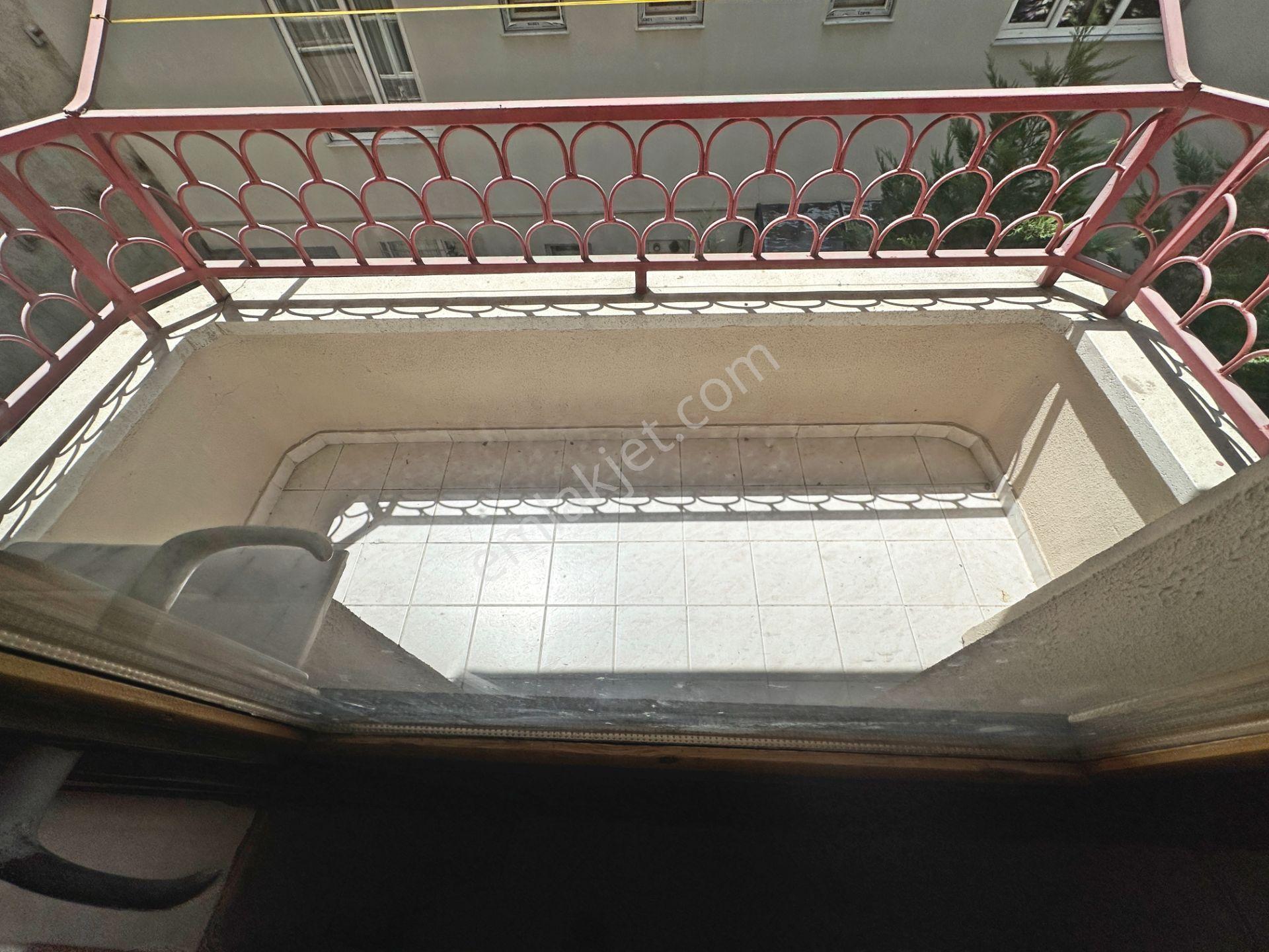 Şafaktepe Mahallesinde Ara Katta Bağımsız Salon 3+1 Satılık Daire - Görsel 11