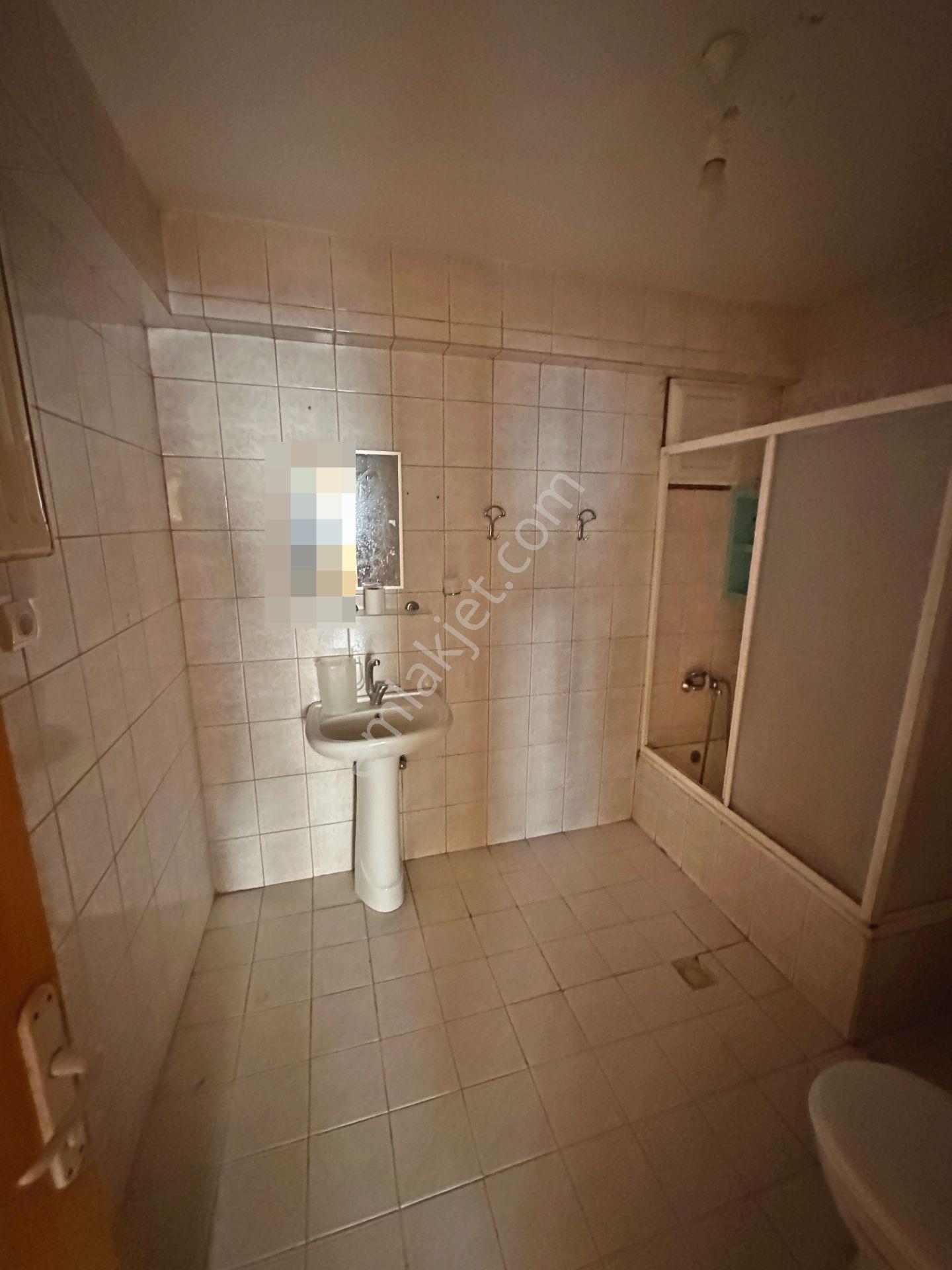 Şafaktepe Mahallesinde Ara Katta Bağımsız Salon 3+1 Satılık Daire - Görsel 20