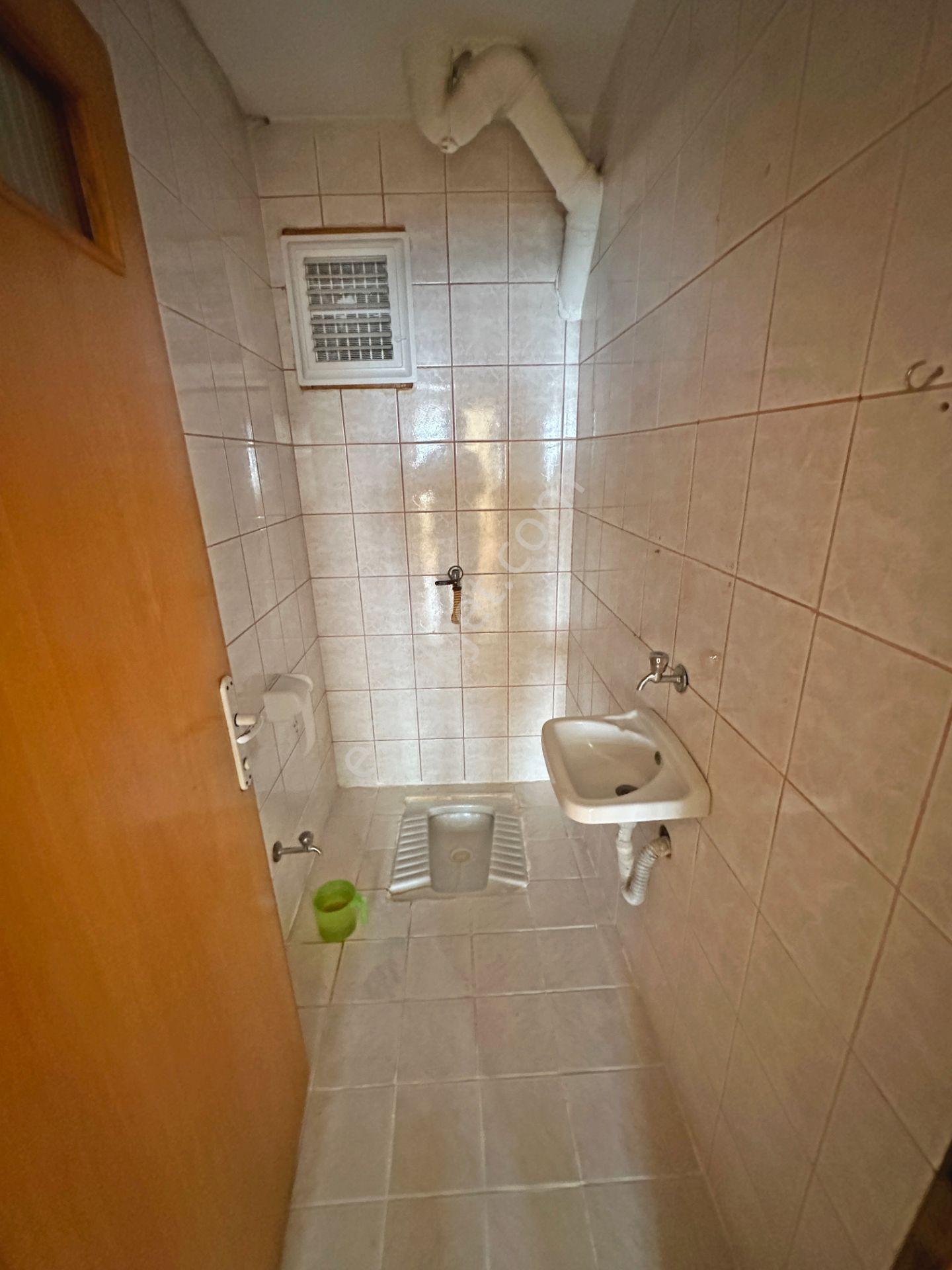 Şafaktepe Mahallesinde Ara Katta Bağımsız Salon 3+1 Satılık Daire - Görsel 15