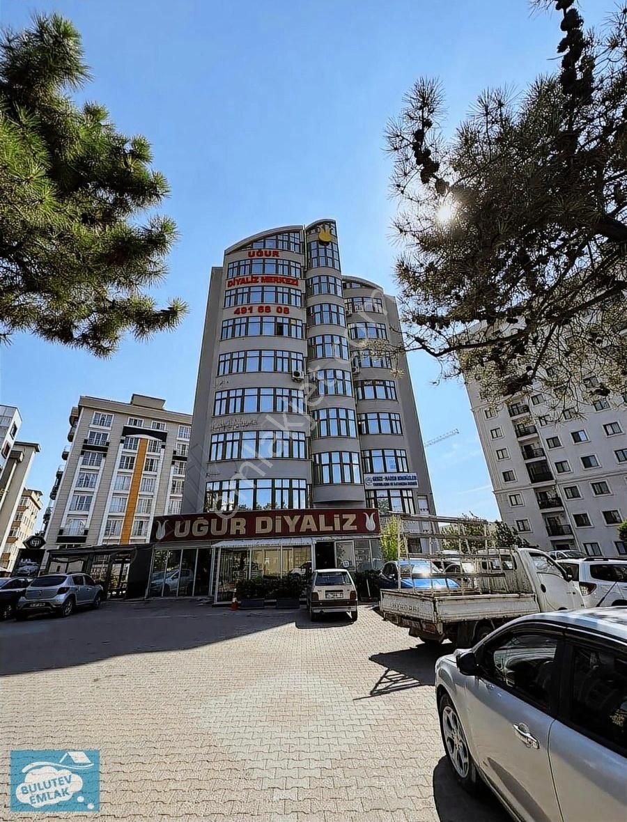 Pendik Tavşantepe Metro Ve E5 E Cephe 2+1 Satılık Daire