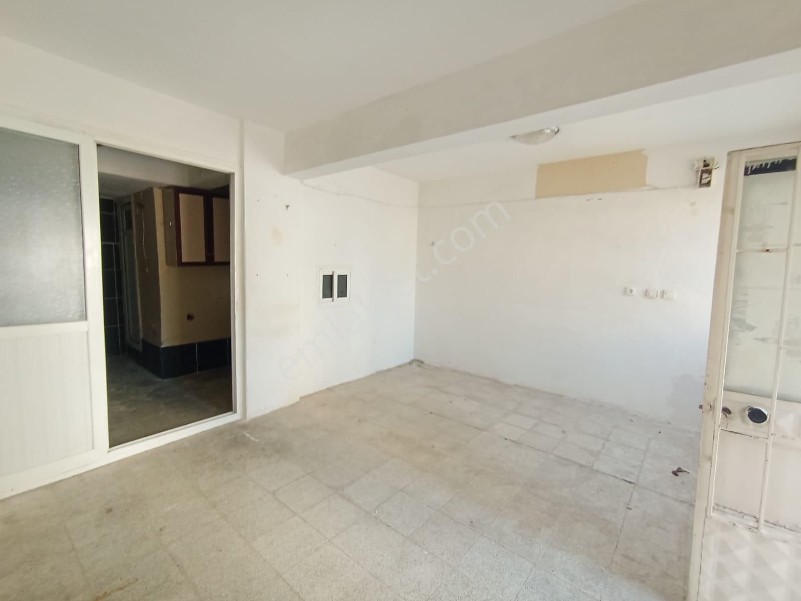 Karabağlar Günaltay Mah. 45 M2 Sadece Depoya Uyğun Kiralık Dükkan
