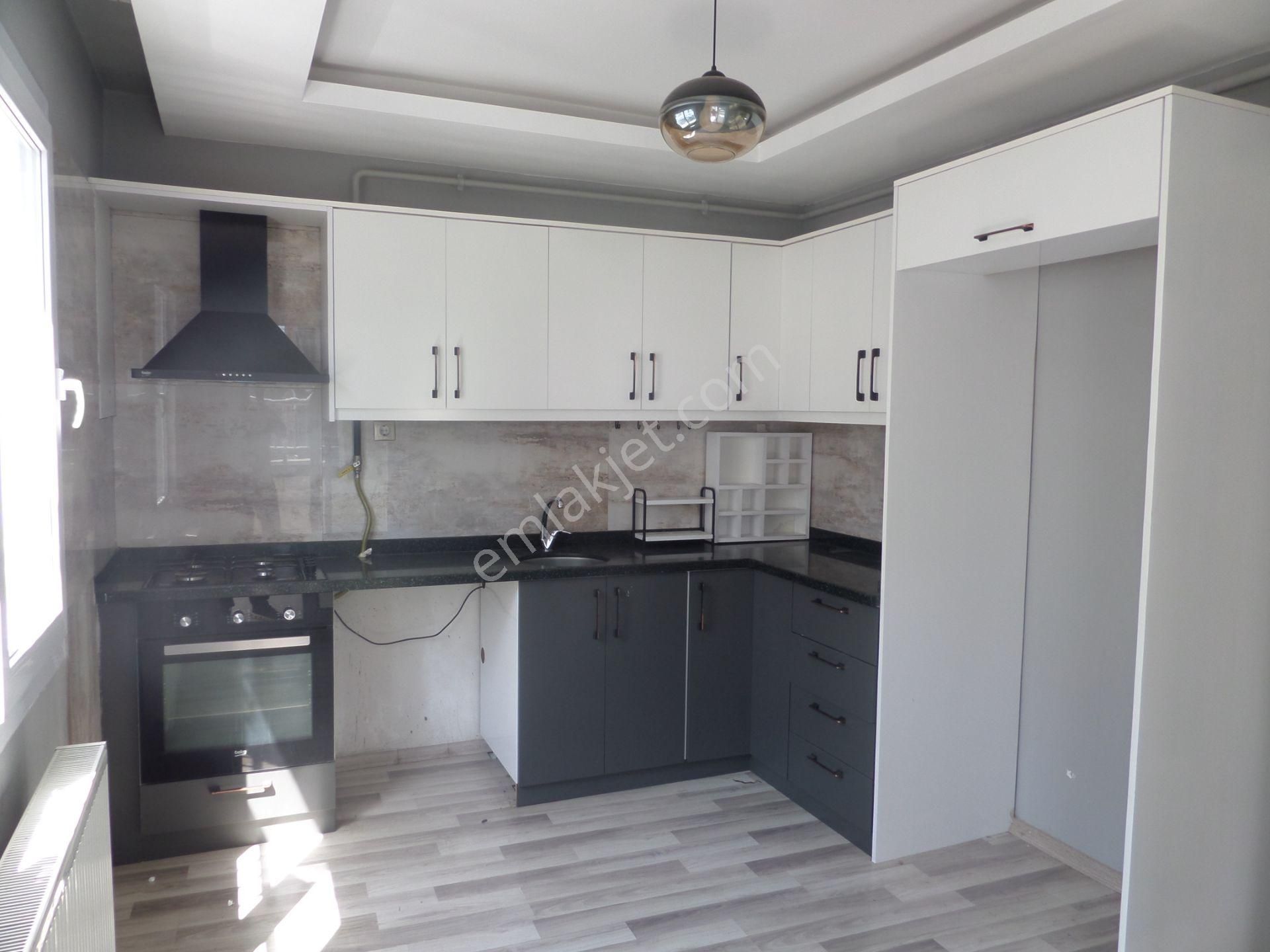 100. Yılda 2 +1,kapalı Mut. Ekstralı Doğal Gazlı Kiralık Daire