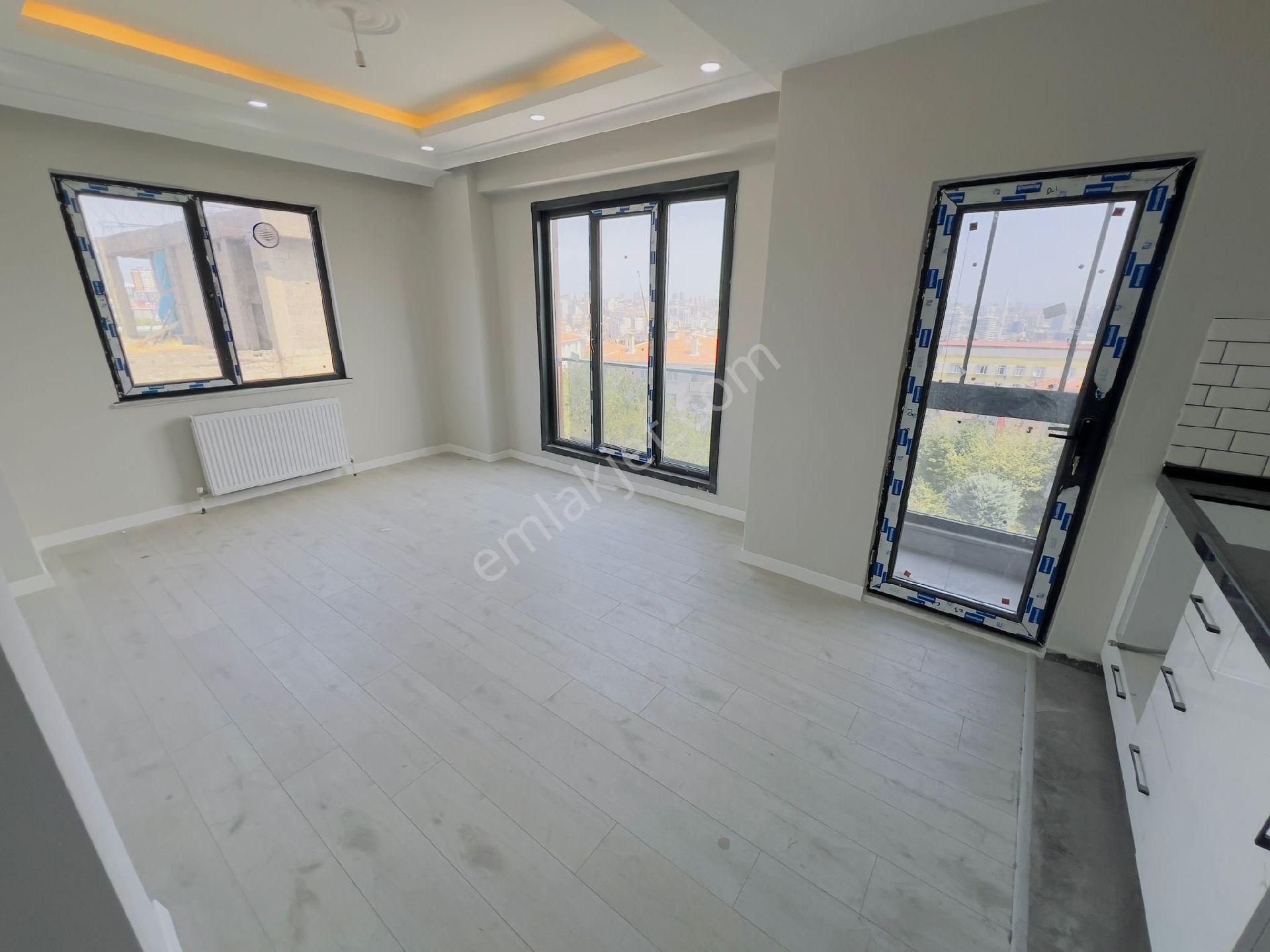Royal Den Halkalı Cad'sinde Müthiş Lokasyon Açık Kapalı Otopark Residence