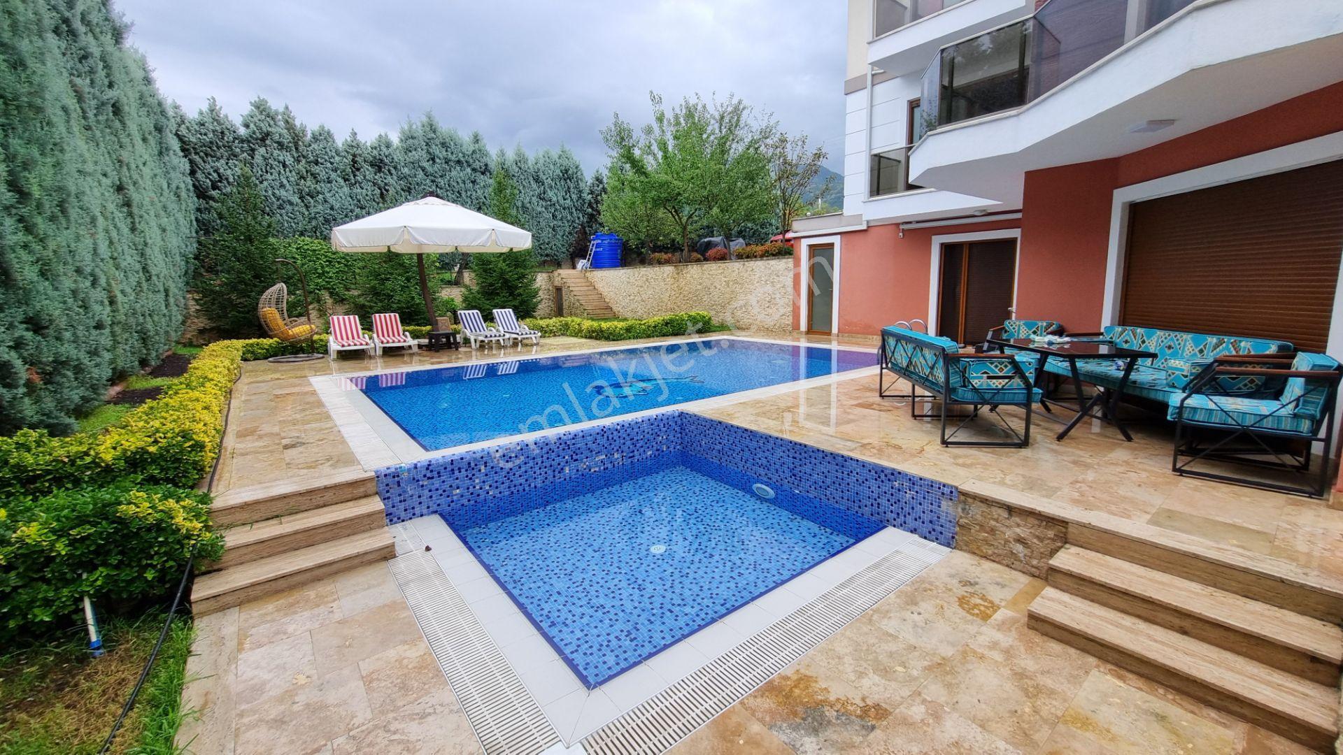 Kartepe Maşukiye 1.000 M² Arsa İçinde 5+2 Havuzlu Satılık Villa - Görsel 4