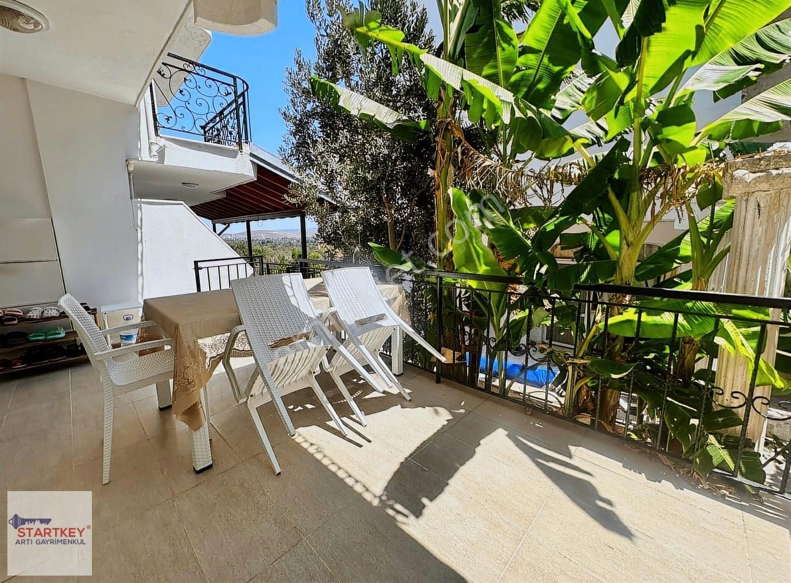 Seferihisar Sığacık Site İçerisinde Tadilatlı Villa