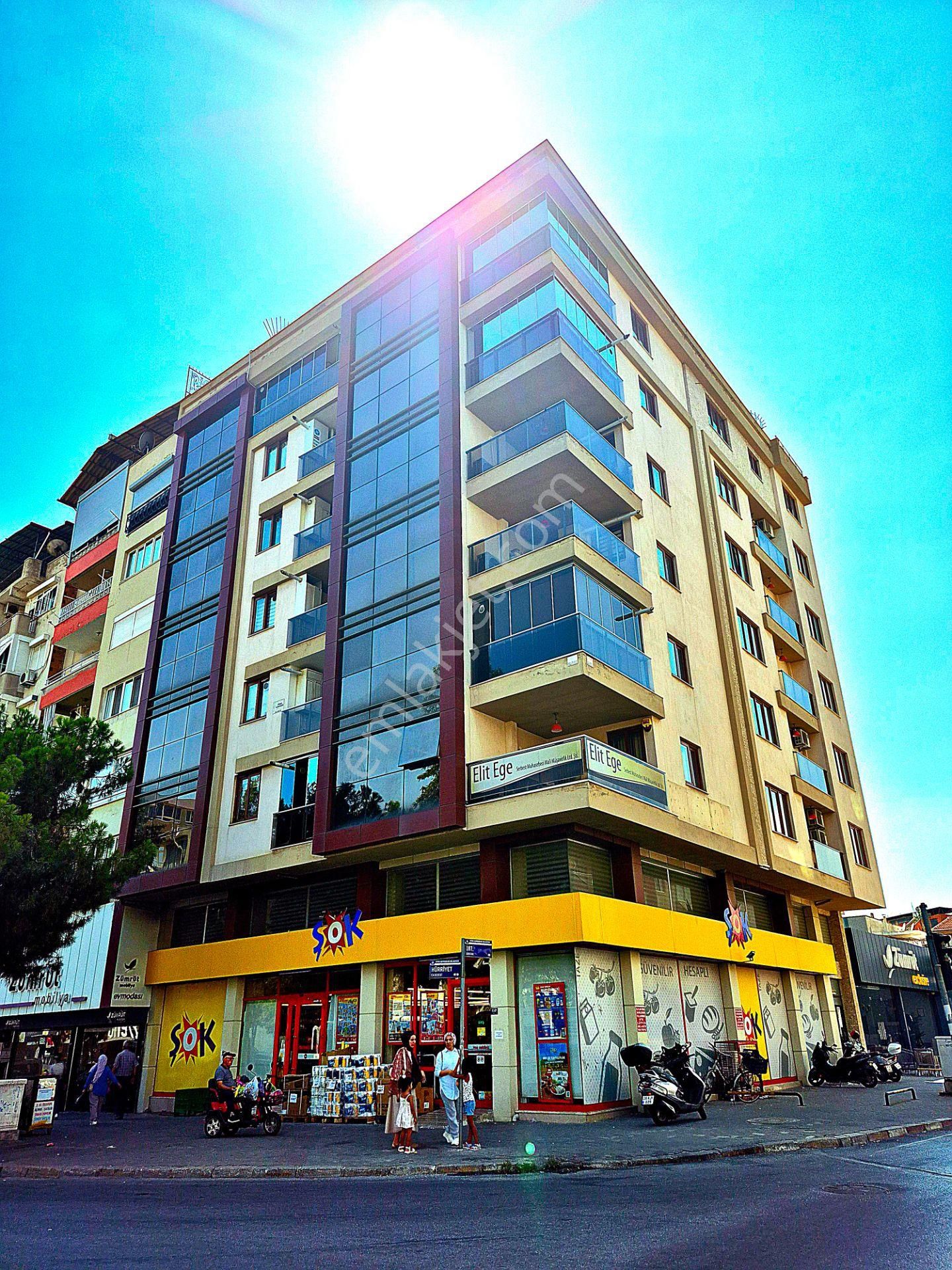 Çarşı Merkezde Hürriyet Cd. Üzerinde 4+1 Satılık Dubleks Daire
