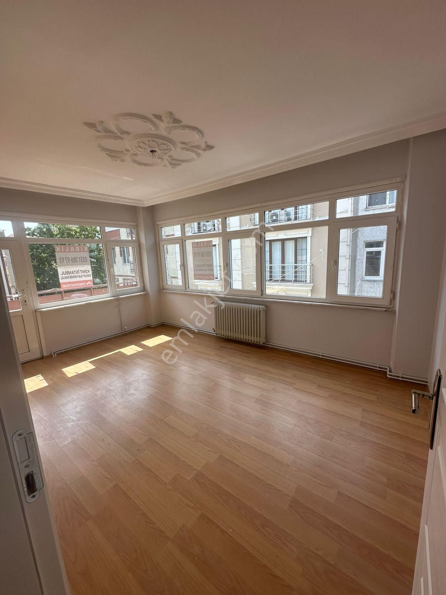 Bağlarbaşı Metroya 300 Metre Mesafede İçi Yenilenmiş Aydınlık Geniş 3.kat 2+1 100m² Kiralık Daire