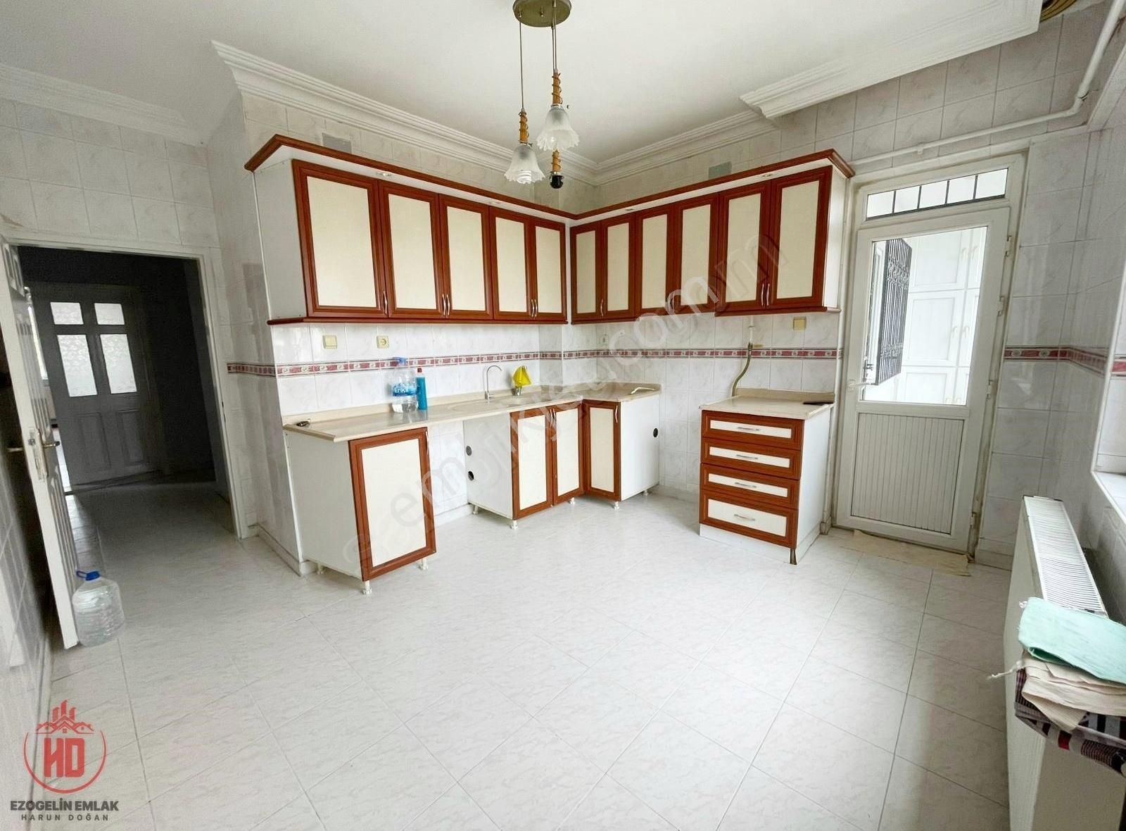 Ezogelin Den Karataş Merkezde 3+1 Kiralık Daire !!!
