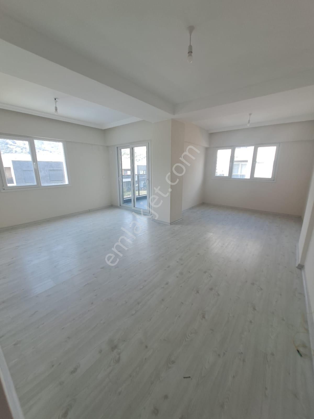 Aydın Söke De , Site İçerisin De 3+1 Satılık Daire