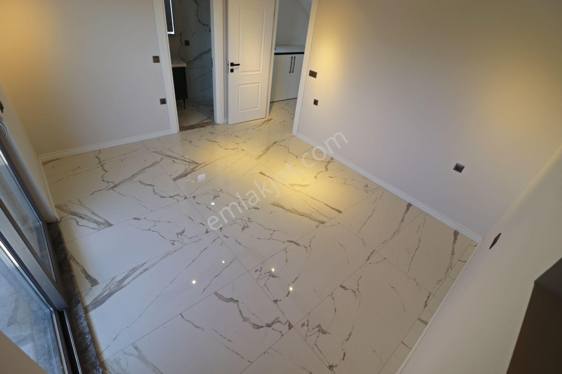 Altınoluk Ta Sessiz Ve Huzurlu Konumda Deniz Manzaralı 5+1 Villa - Görsel 25