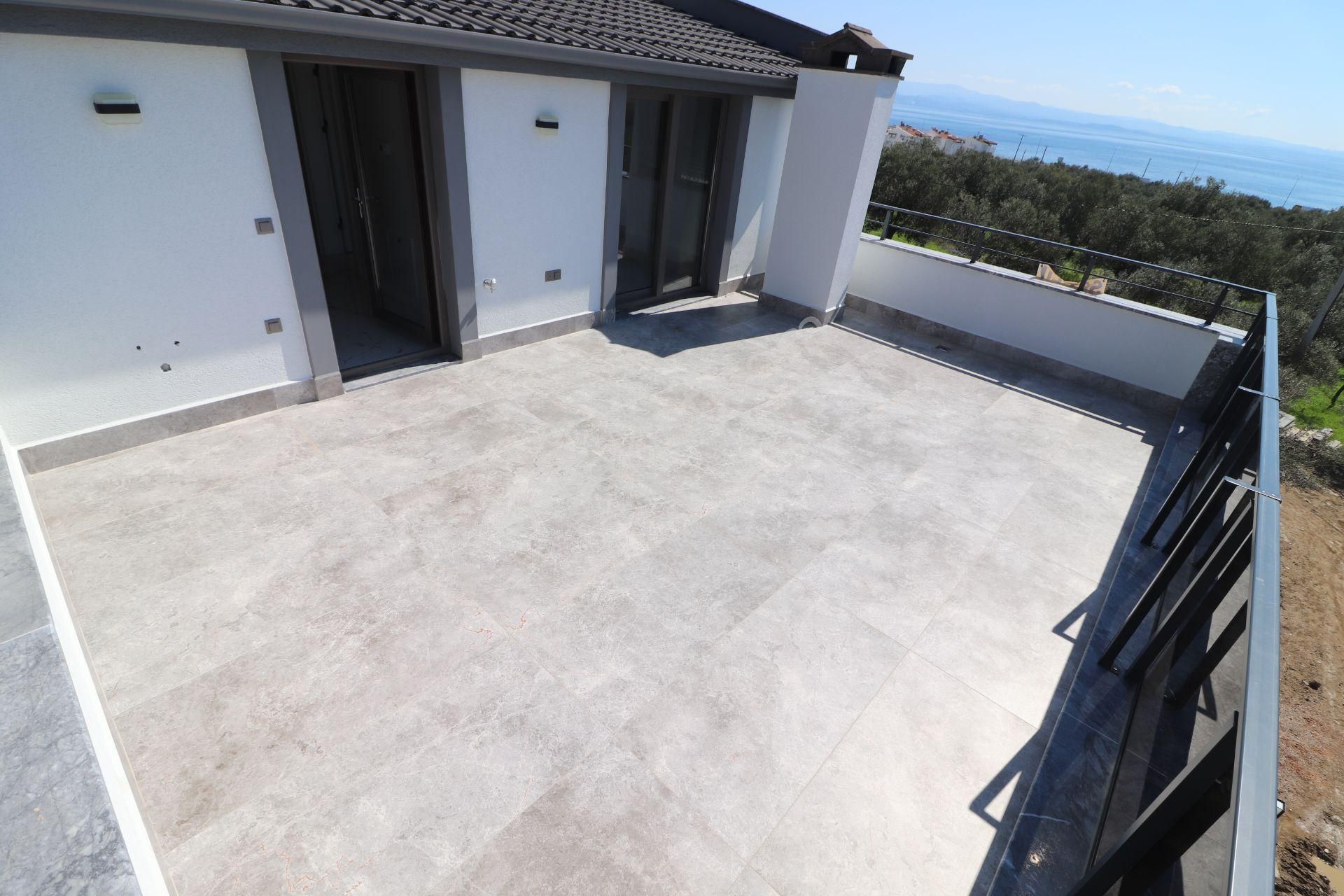 Altınoluk Ta Sessiz Ve Huzurlu Konumda Deniz Manzaralı 5+1 Villa - Görsel 16