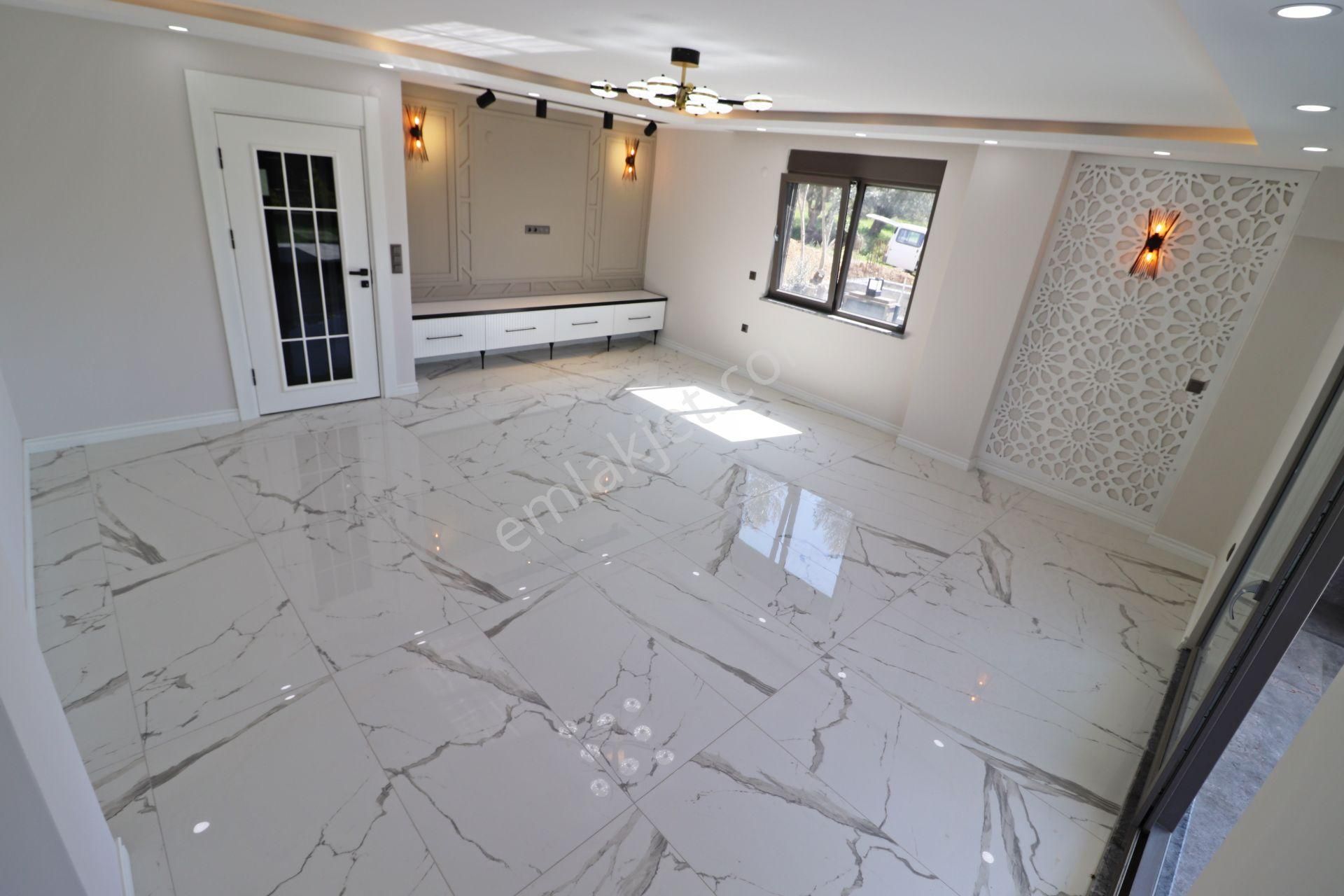 Altınoluk Ta Sessiz Ve Huzurlu Konumda Deniz Manzaralı 5+1 Villa - Görsel 3