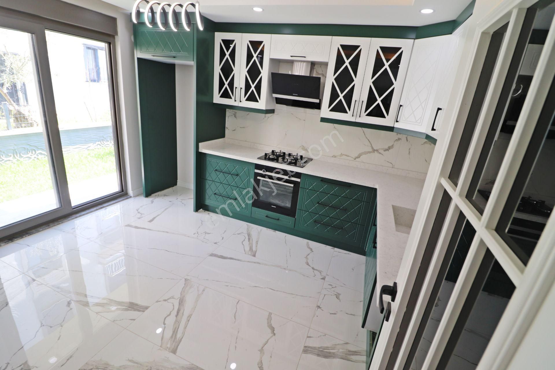 Altınoluk Ta Sessiz Ve Huzurlu Konumda Deniz Manzaralı 5+1 Villa - Görsel 14