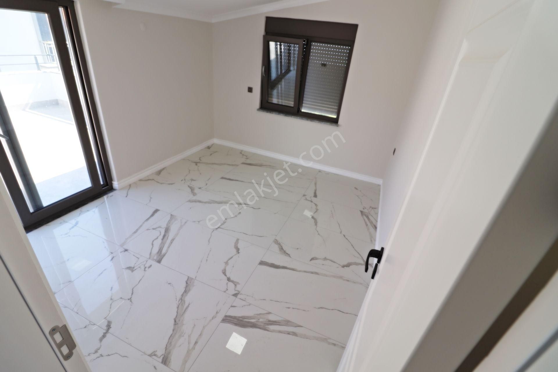 Altınoluk Ta Sessiz Ve Huzurlu Konumda Deniz Manzaralı 5+1 Villa - Görsel 15