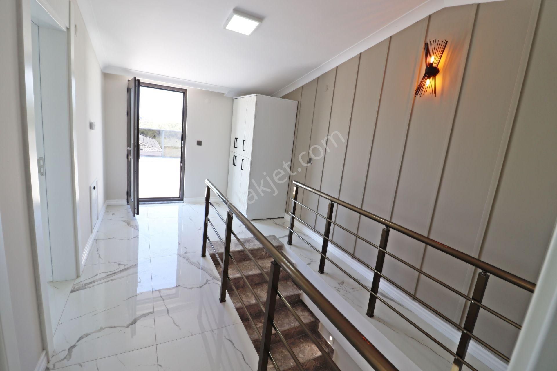 Altınoluk Ta Sessiz Ve Huzurlu Konumda Deniz Manzaralı 5+1 Villa - Görsel 10