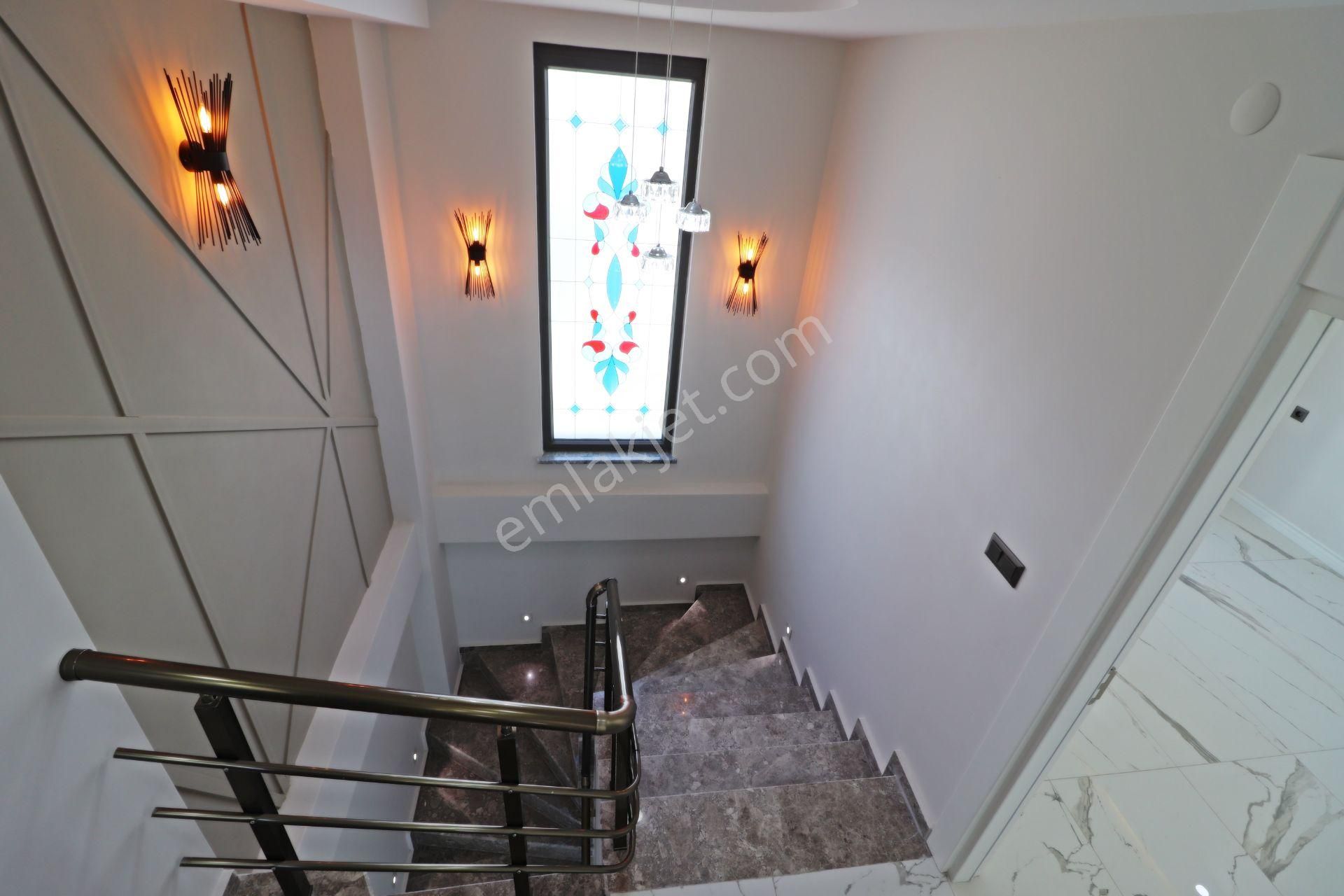 Altınoluk Ta Sessiz Ve Huzurlu Konumda Deniz Manzaralı 5+1 Villa - Görsel 4