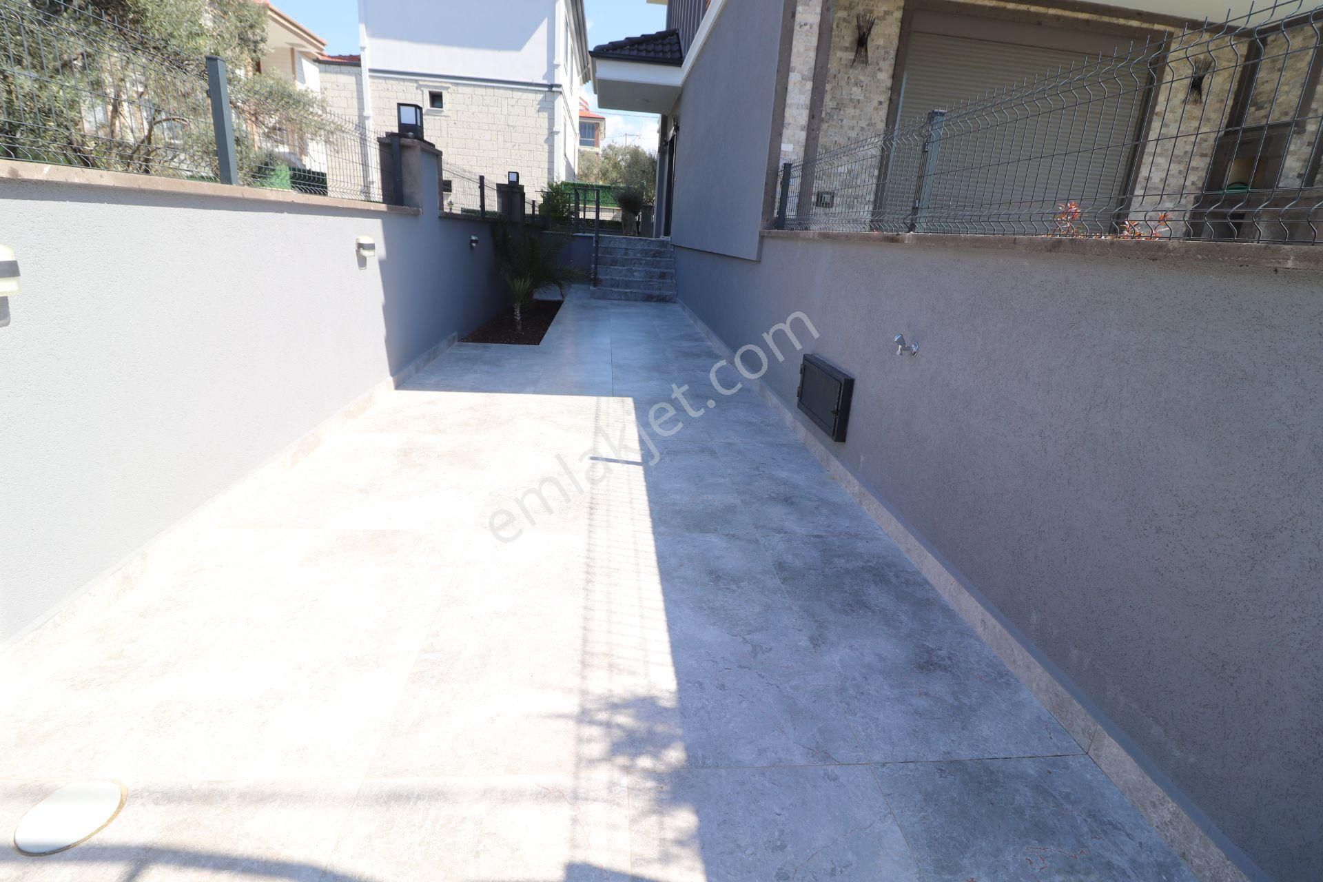 Altınoluk Ta Sessiz Ve Huzurlu Konumda Deniz Manzaralı 5+1 Villa - Görsel 33