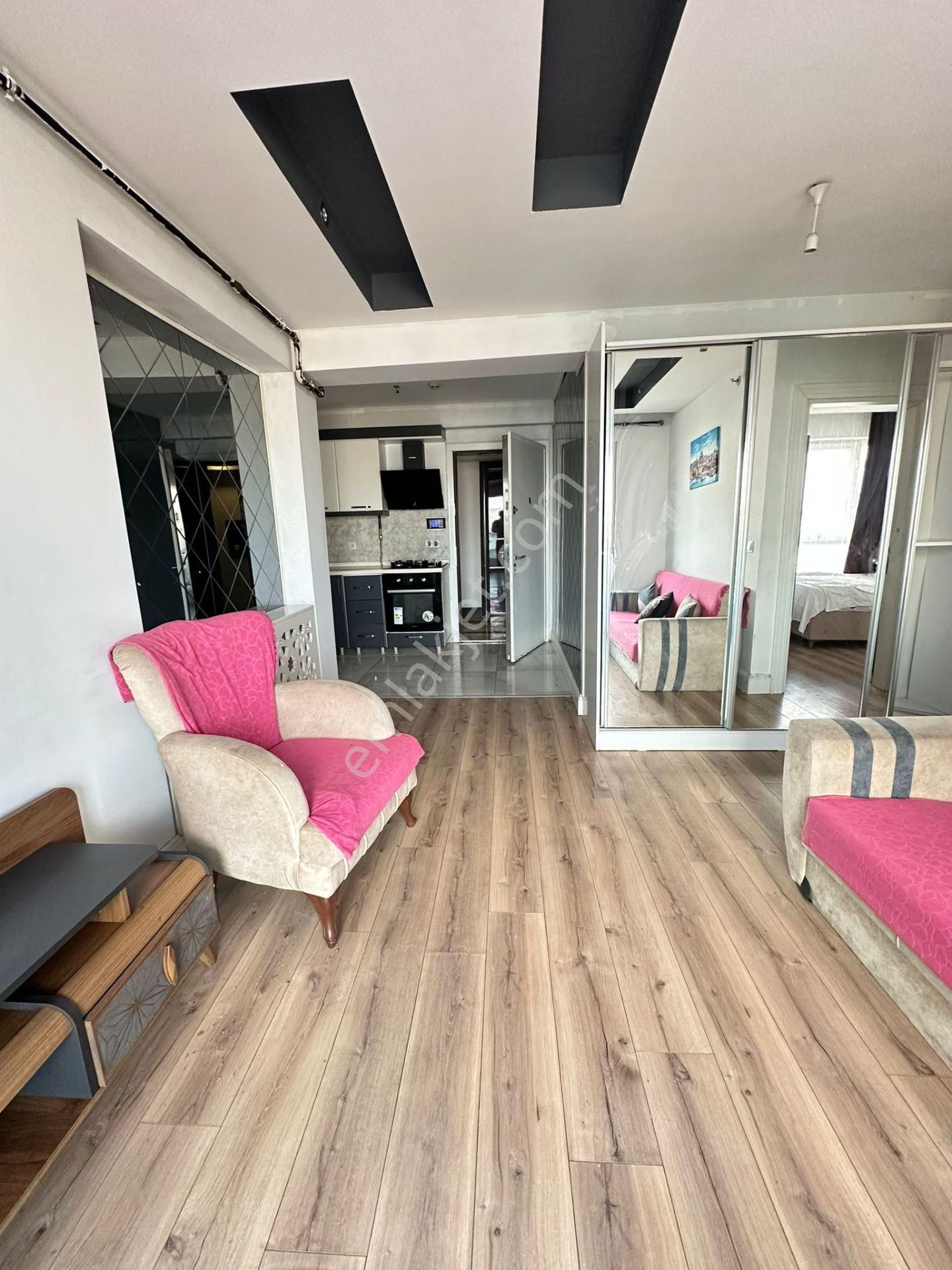Esenyurt Akevler Mahallesi 1+1 Full Eşyalı Kiralık Daire 11.kat Balkonlu Havuz Ve Peyzaj Manzaralı