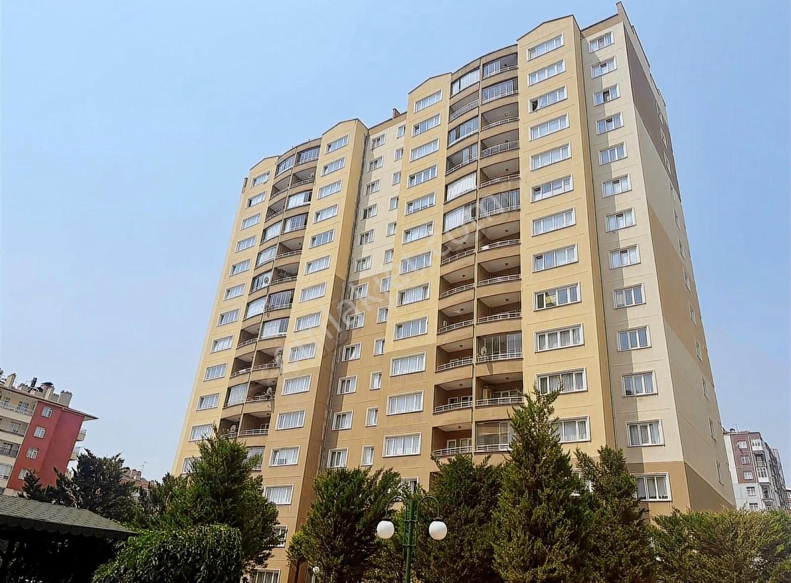 Özlem Yardımcı'dan Elitkent Sitesi'nde Satılık Ara Kat 4+1 Daire