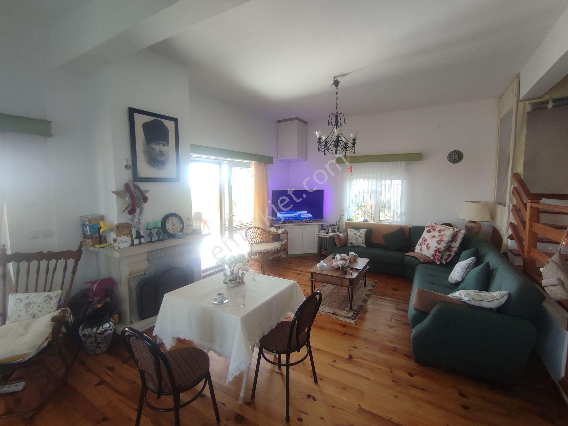 Bulut Yatırımdan 4+1 200 M² Deniz Manzaralı Ev Ve 810 M² Arsası - Görsel 5