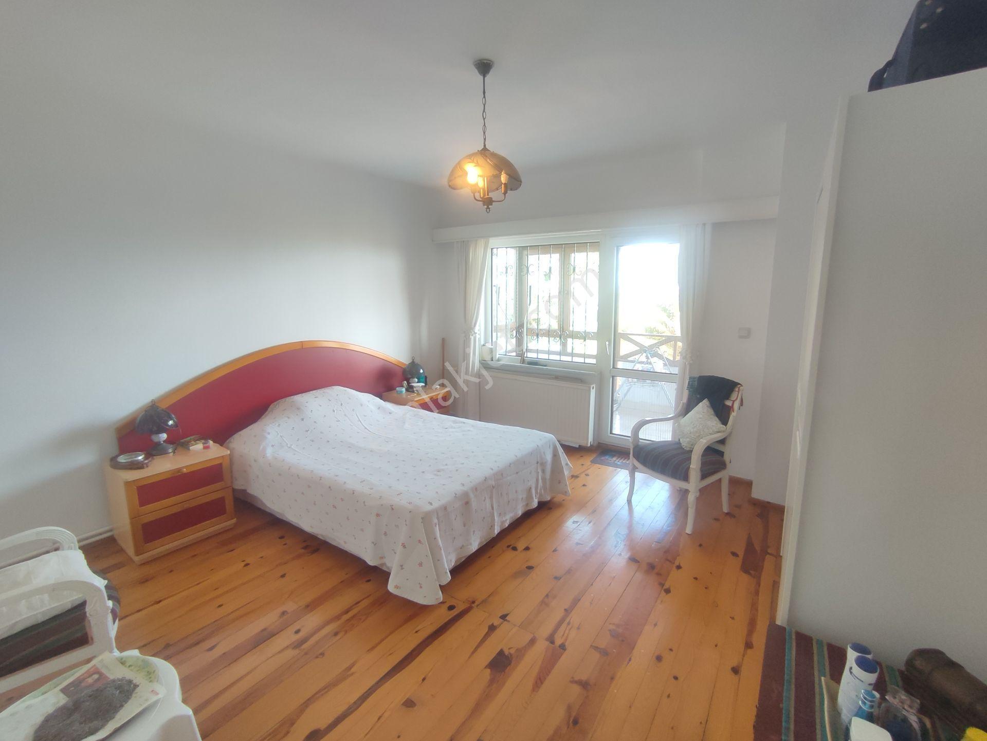 Bulut Yatırımdan 4+1 200 M² Deniz Manzaralı Ev Ve 810 M² Arsası - Görsel 14