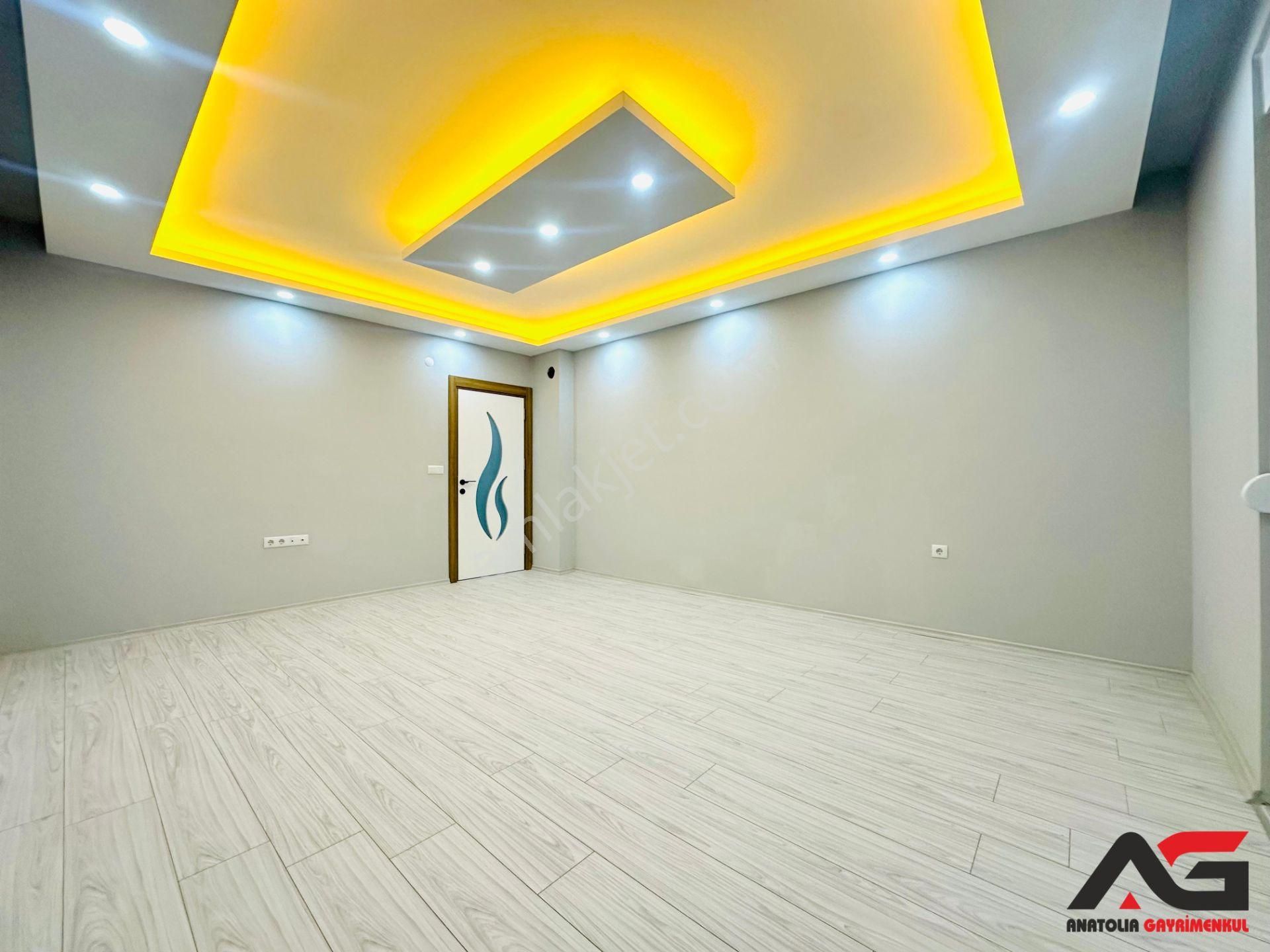 2+1 115m2 Katta Asansörlü Kaçırılmaz Lüx Daire!!