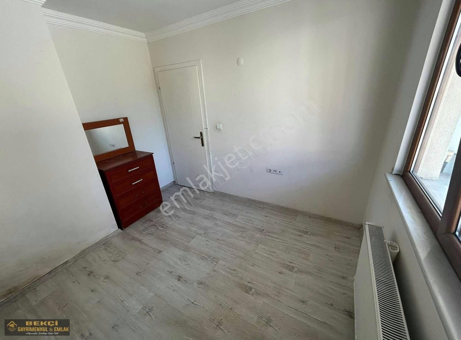 Atatürk Okuluna Yürüme Mesafesinde Kiralık 1+1 Daire