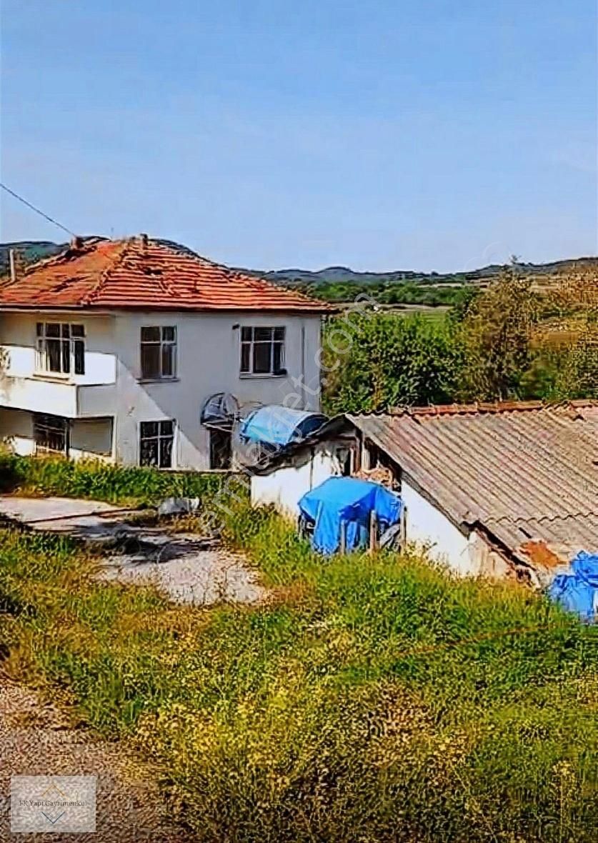 Kandırada Kefken Arasında Anayola Cepheli Ev Olan Satılık Arsa