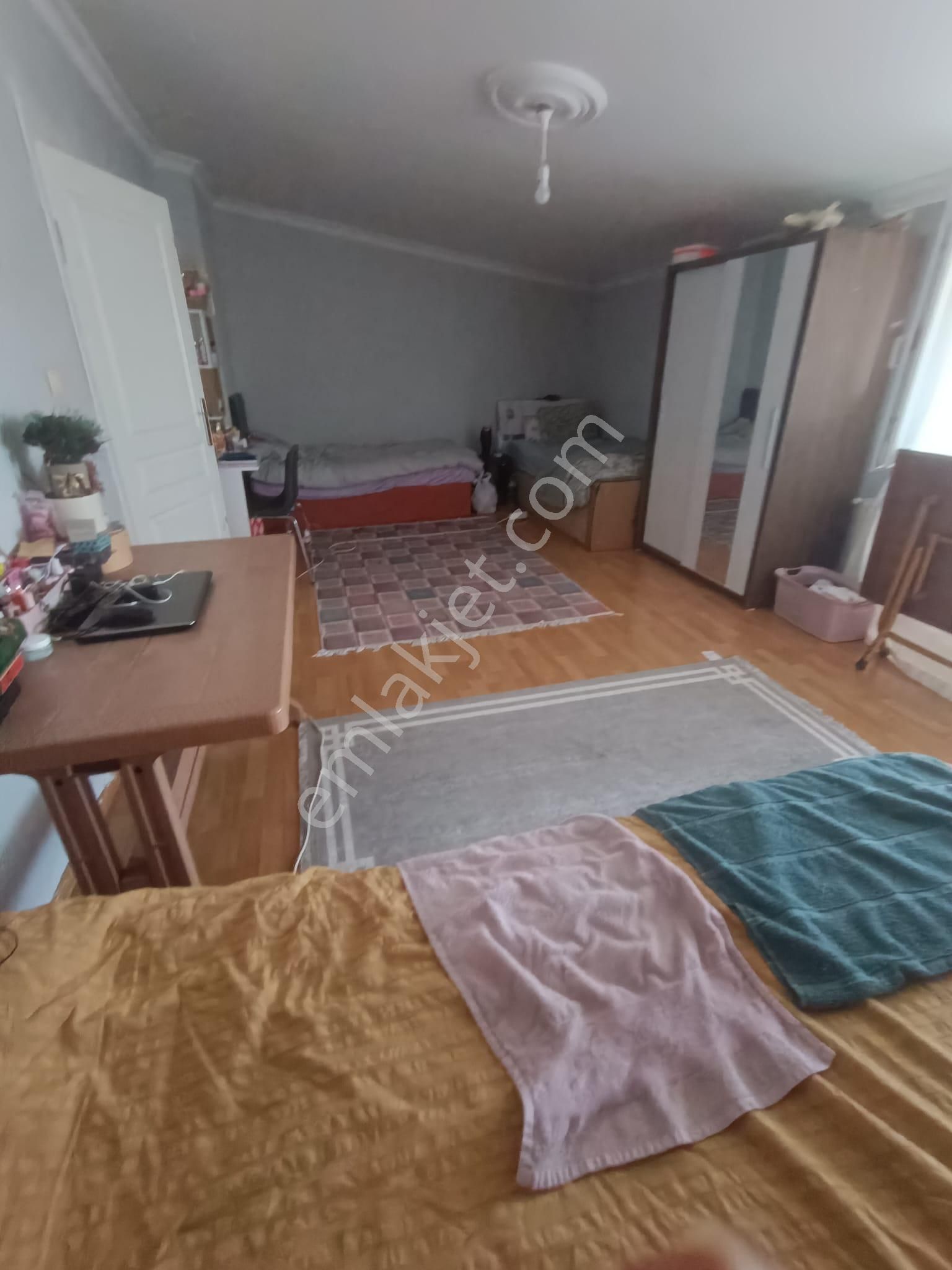 Avcılar Üniversite Mahallesi Sadece Bayanlara Kiralık Eşyalı Daire