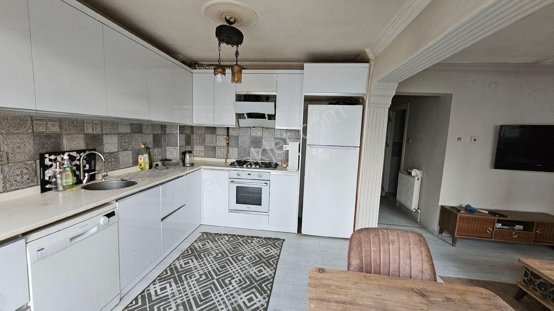 Göral Emlak'tan Şehitler Mah 2+1 Eşyalı Kiralık