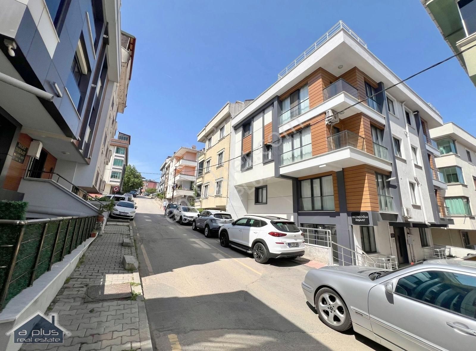 Üsküdar,ferah Mahallesi Yeni Bina'da, 3+1 Çatı Dublex Daire