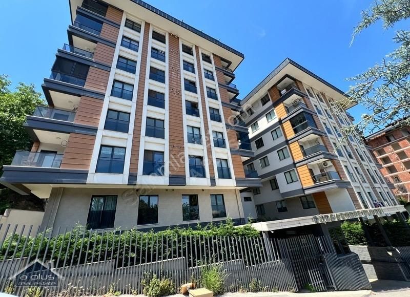 Çengelköy Rüzgartepe Evleri'nde 1. Kat, Geniş 2+1 Sıfır Daire
