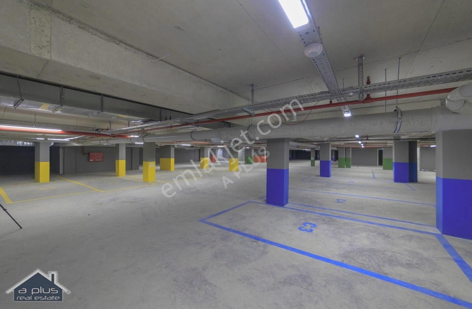 Parıltı Beylerbeyinde, 3+1 Site İçi Kiralık Lüks Ara Kat Daire