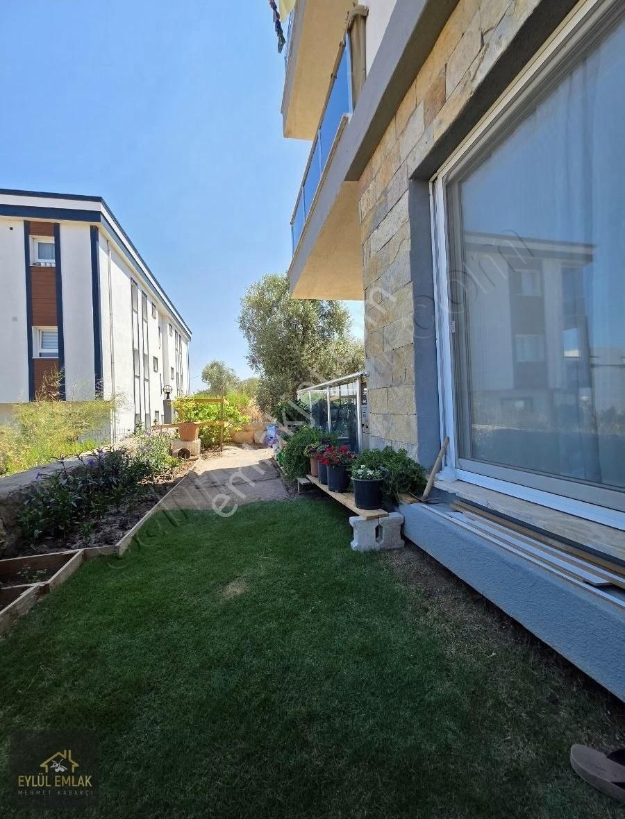 Mumcularda Satılık 2+1 Bahçe Katı