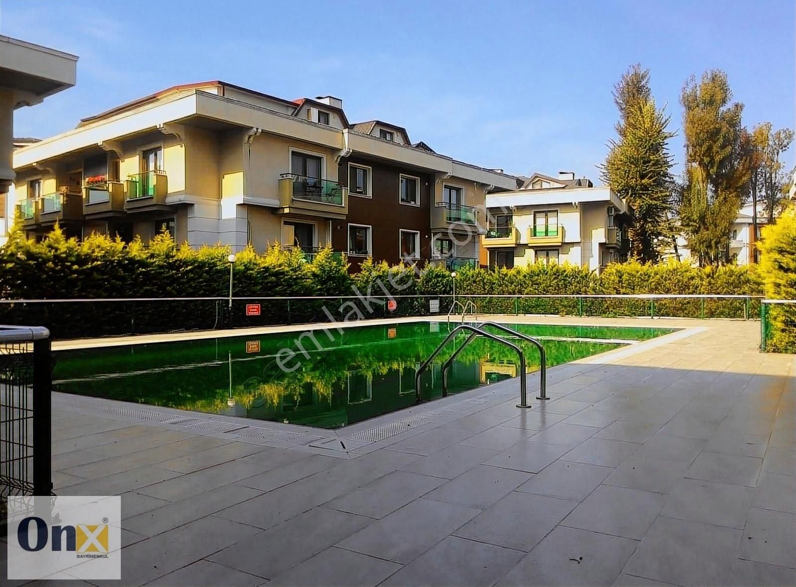 Serdivan Ada Konaklarında 165 M2 Havuzlu Kiralık Çatı Dublex