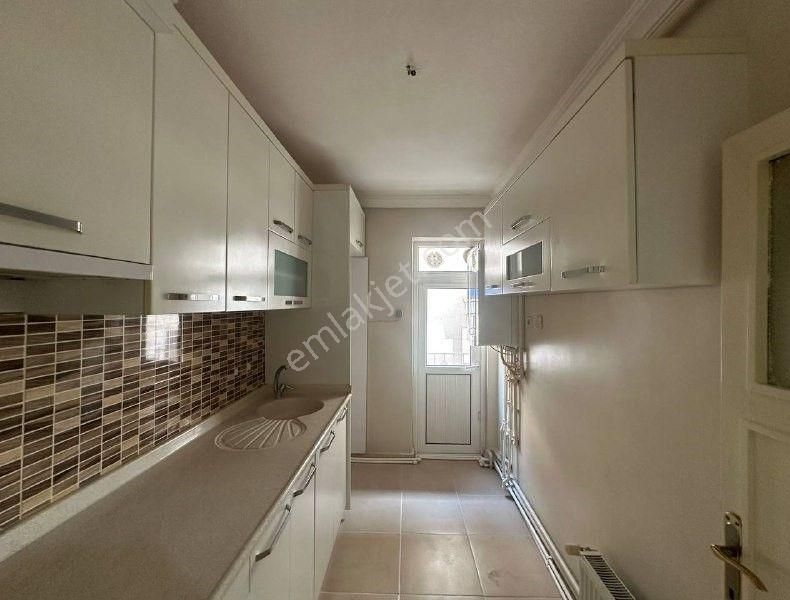 Ertuğrulgazi Mah. 1.kat, 110 M², 3+1, Kiralık, Ara Kat Daire