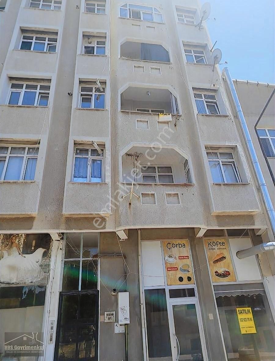 Çarşı Merkezde Satılık 3+1
