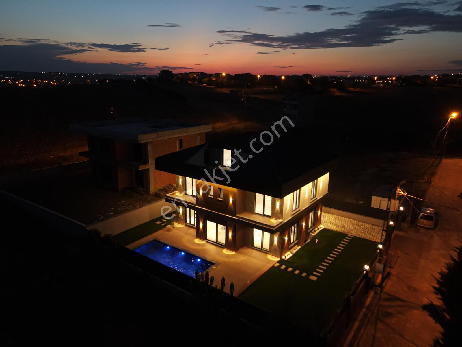 Wısremden Silivri'de Denize Yakın, Ultra Lüks Havuzlu Villa !!! - Görsel 28