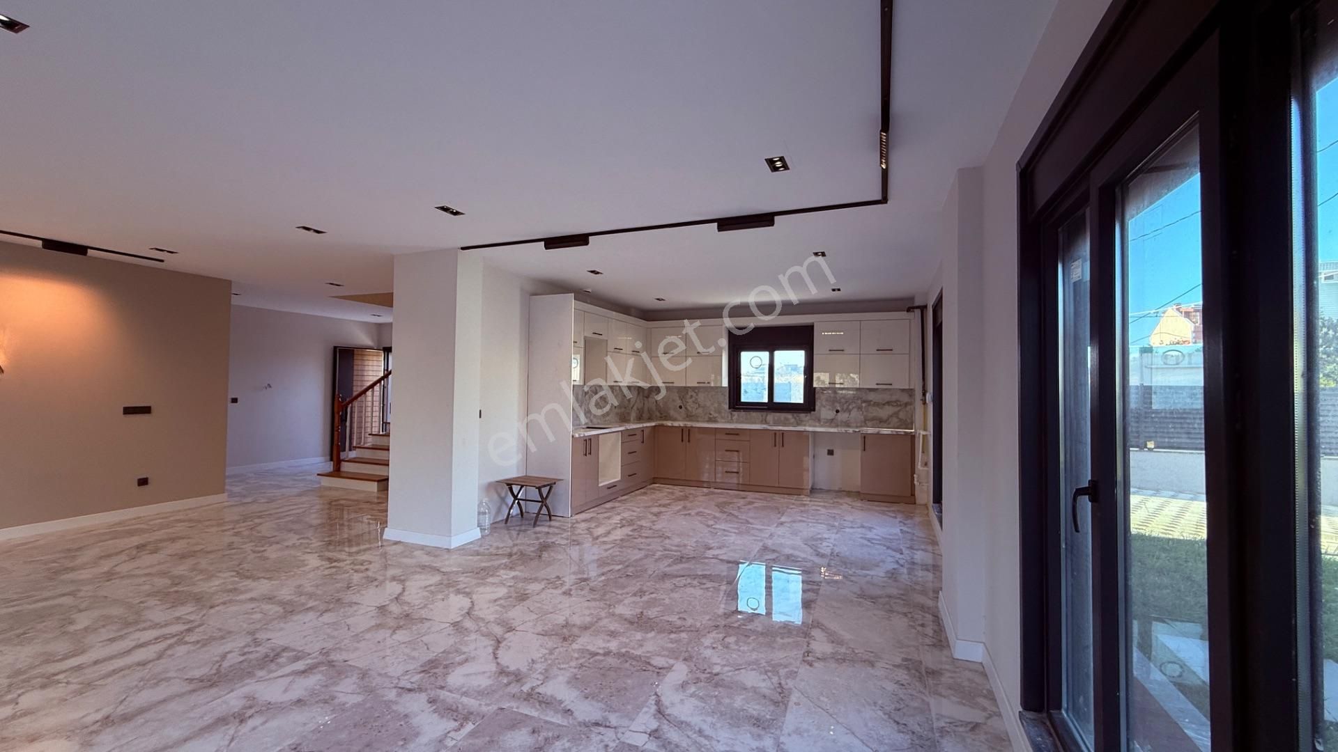 Wısremden Silivri'de Denize Yakın, Ultra Lüks Havuzlu Villa !!! - Görsel 41