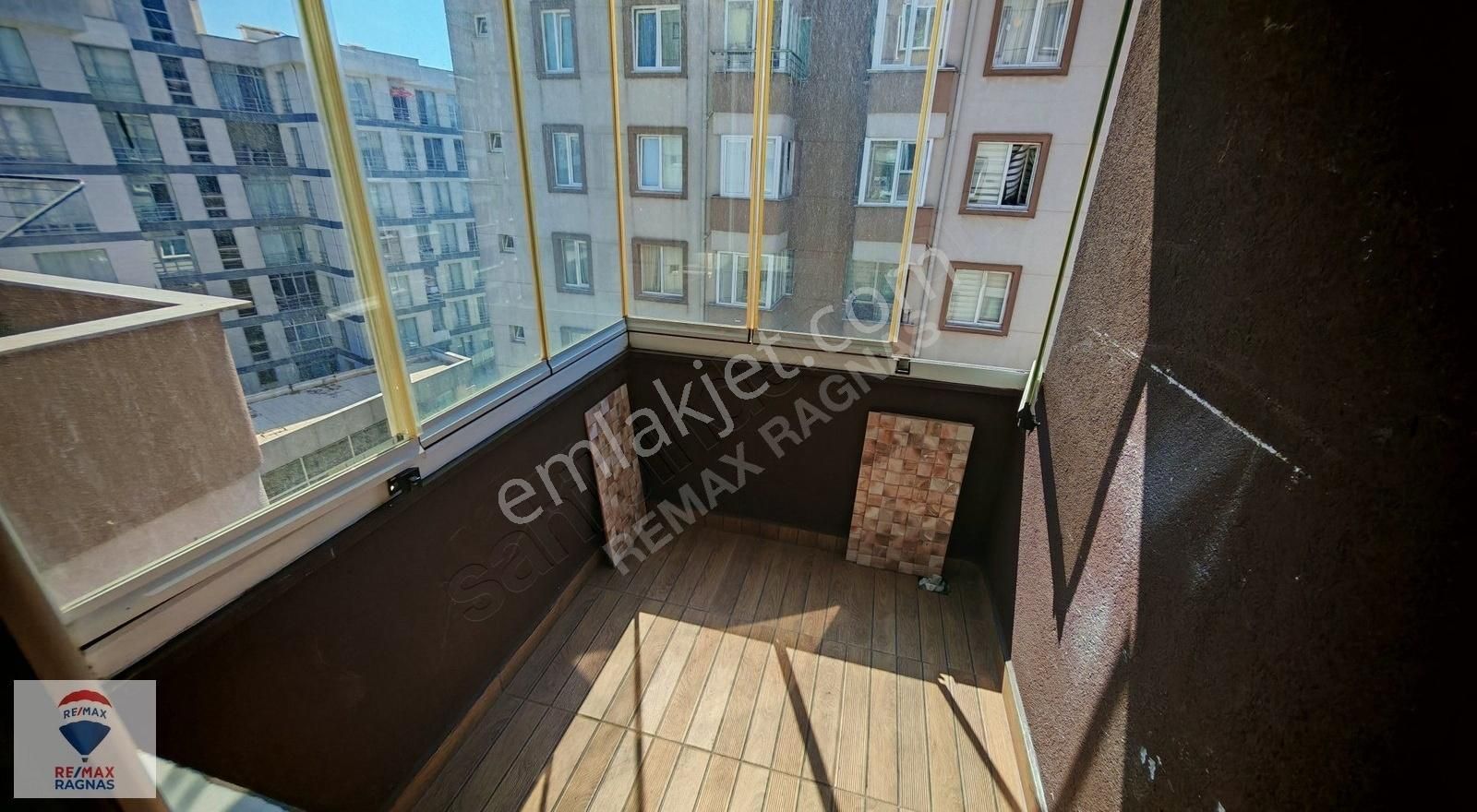 Taşdelen Megakent Sitesinde Full Tadilatlı 3+1 Daire - Görsel 16