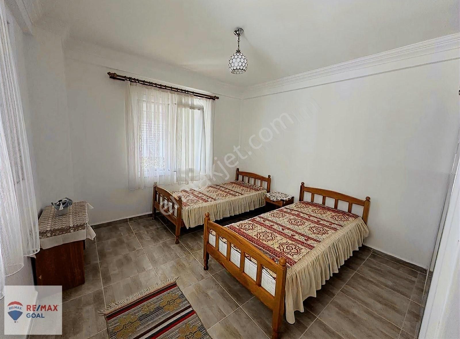 Parlamenterler Sitesi Denize Yakın Ana Caddede Satılık Villa - Görsel 20