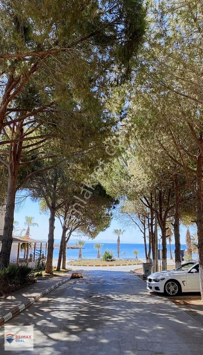 Parlamenterler Sitesi Denize Yakın Ana Caddede Satılık Villa - Görsel 19