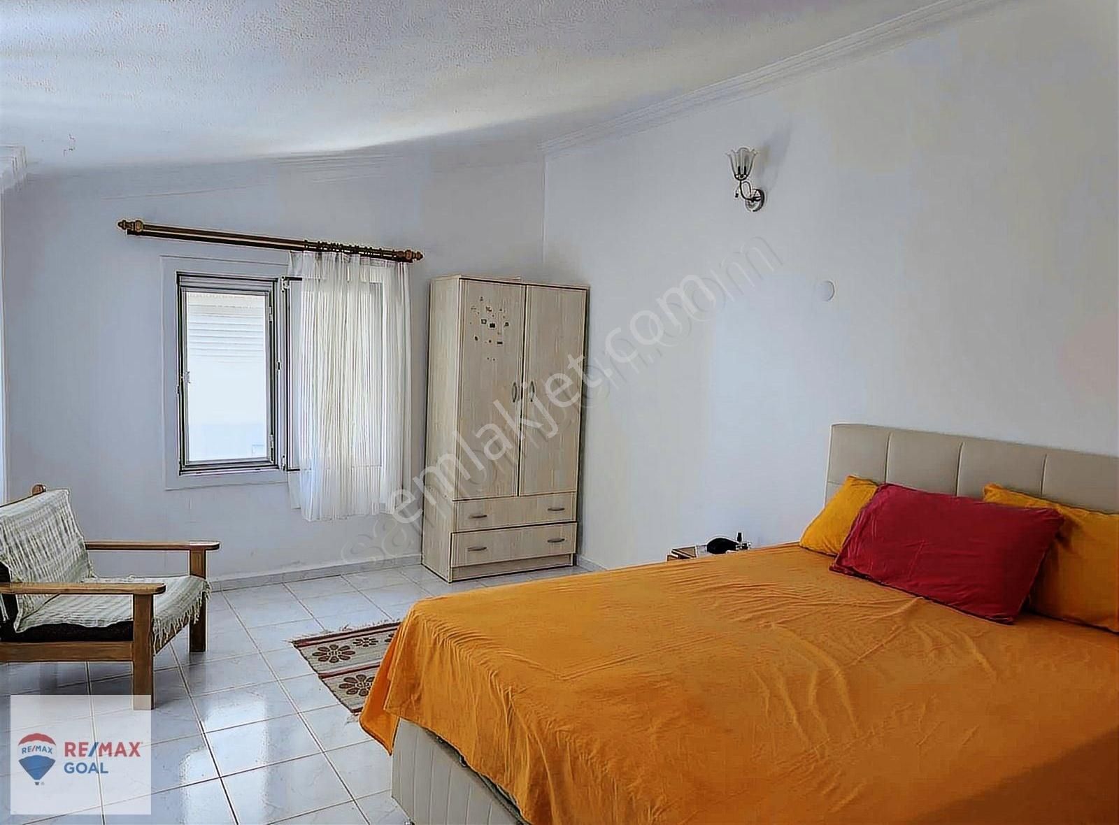 Parlamenterler Sitesi Denize Yakın Ana Caddede Satılık Villa - Görsel 6