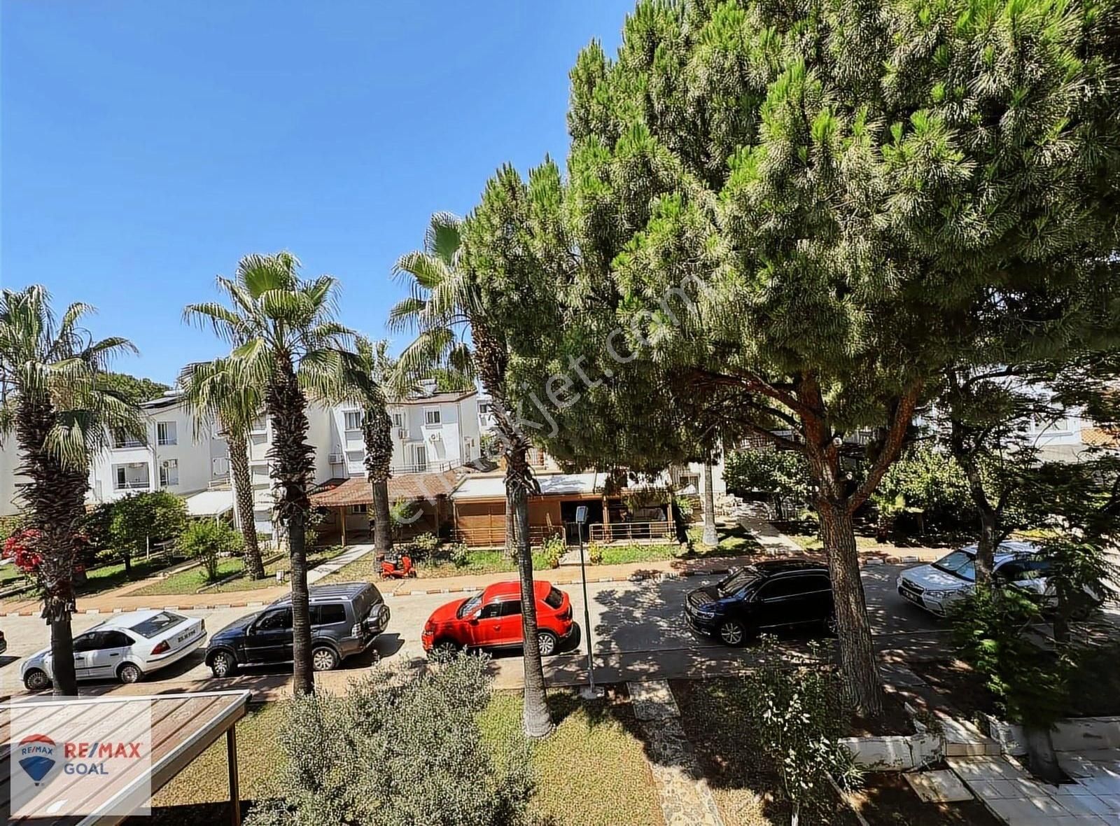 Parlamenterler Sitesi Denize Yakın Ana Caddede Satılık Villa - Görsel 17